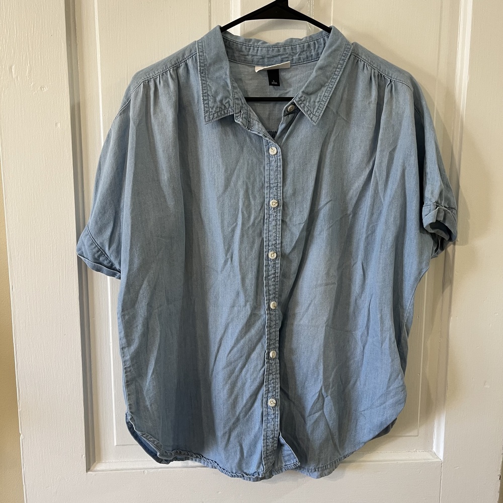 Universal Thread Light Wash Denim Blouse